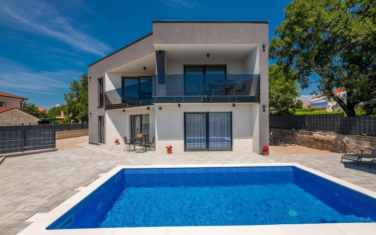 Apartments Villa "Aurea" With Pool Крк Екстер'єр фото