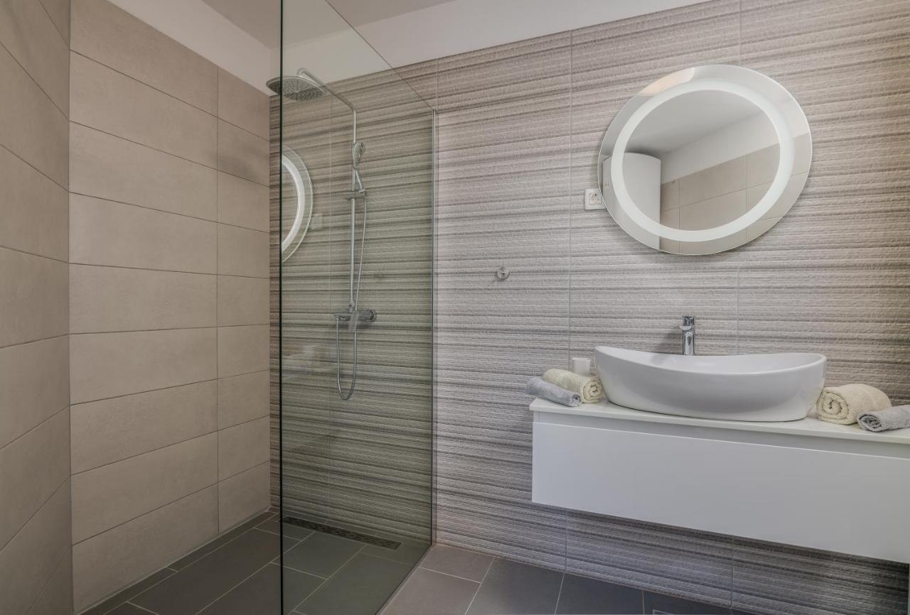 Apartments Villa "Aurea" With Pool Крк Екстер'єр фото
