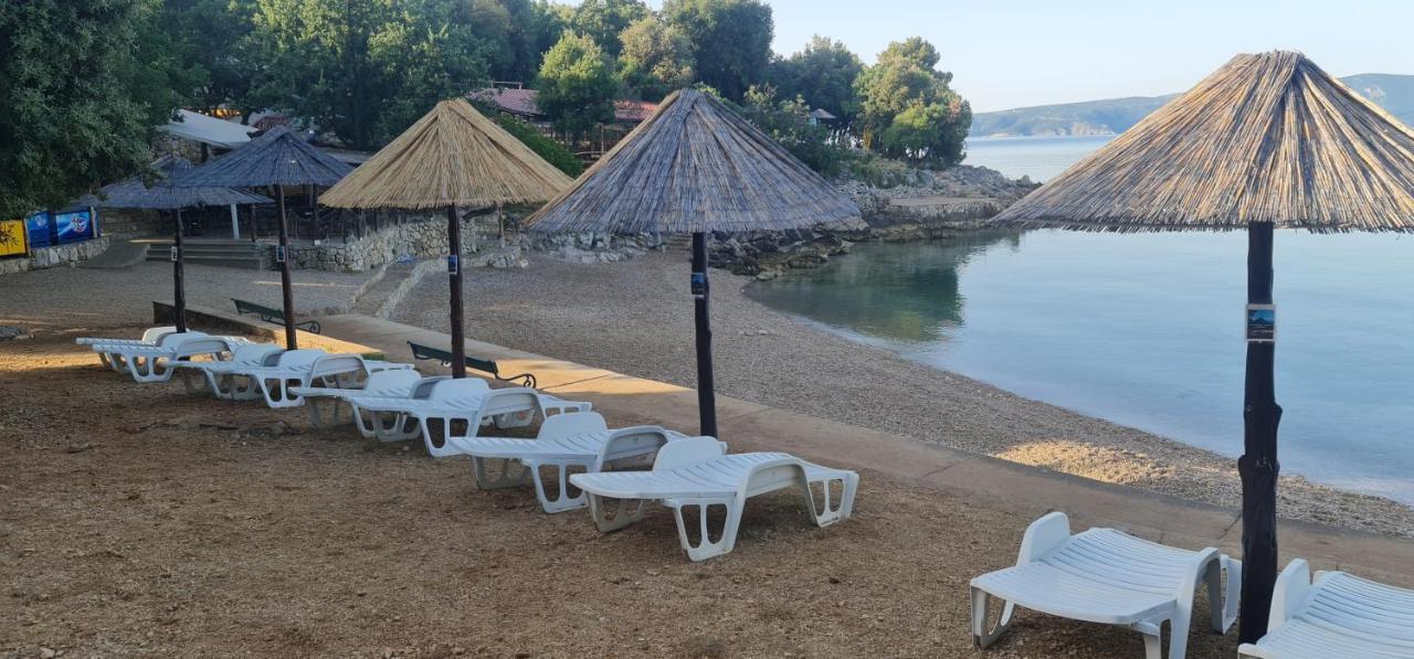 Apartments Villa "Aurea" With Pool Крк Екстер'єр фото